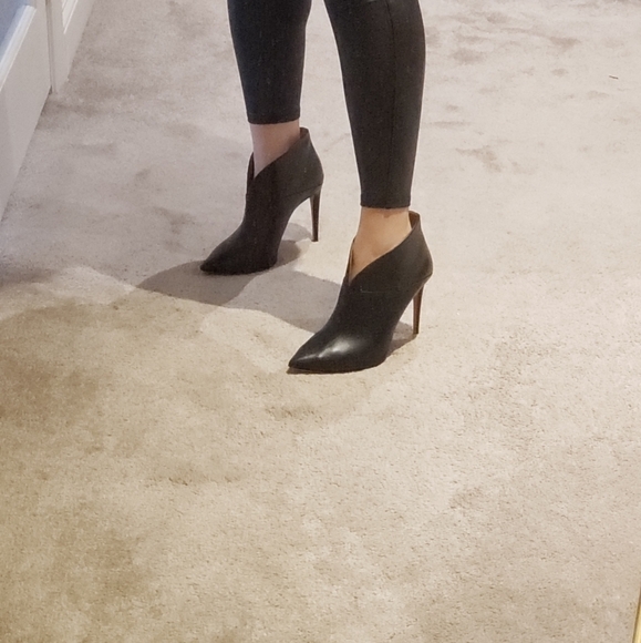 100% Authentic Aquazzura Black Leather Booties - Picture 6 of 10